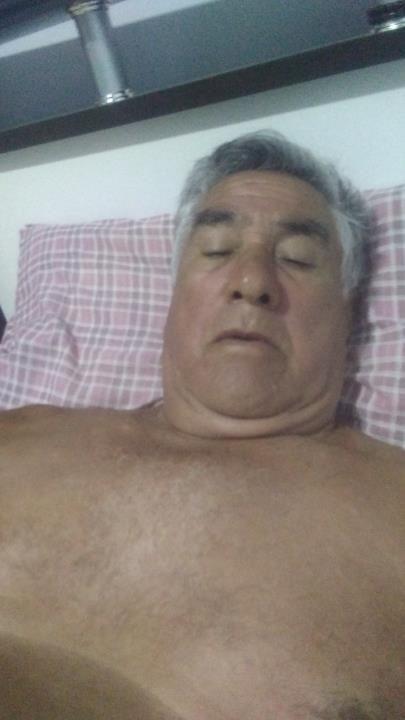 Quero um amigo pra gente curtir juntos curto muito um negro tbm e um desejo ser penetrado por ele