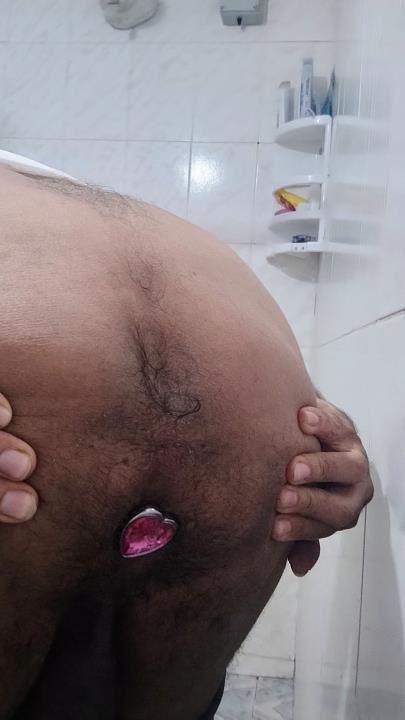 Quero conhecer e participar deste novo horizonte, me queiram, cuidem de mim, me dêem prazer, carinho e a certeza que a vida é boa.