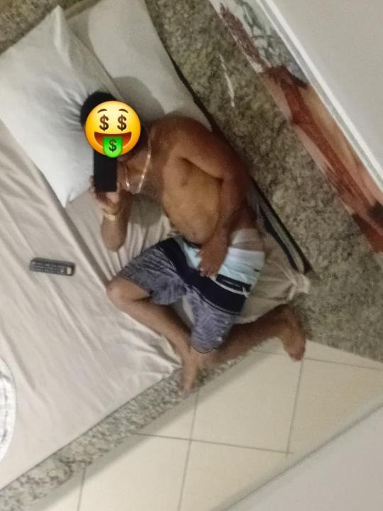 Extrovertido e bem atraente esse sou eu
