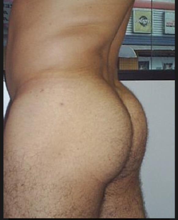 “Primeiramente - DETESTO DEPILADOS! - amo um homem com pelos naturais, PELUDO, PAUZUDO E ATIVÃO