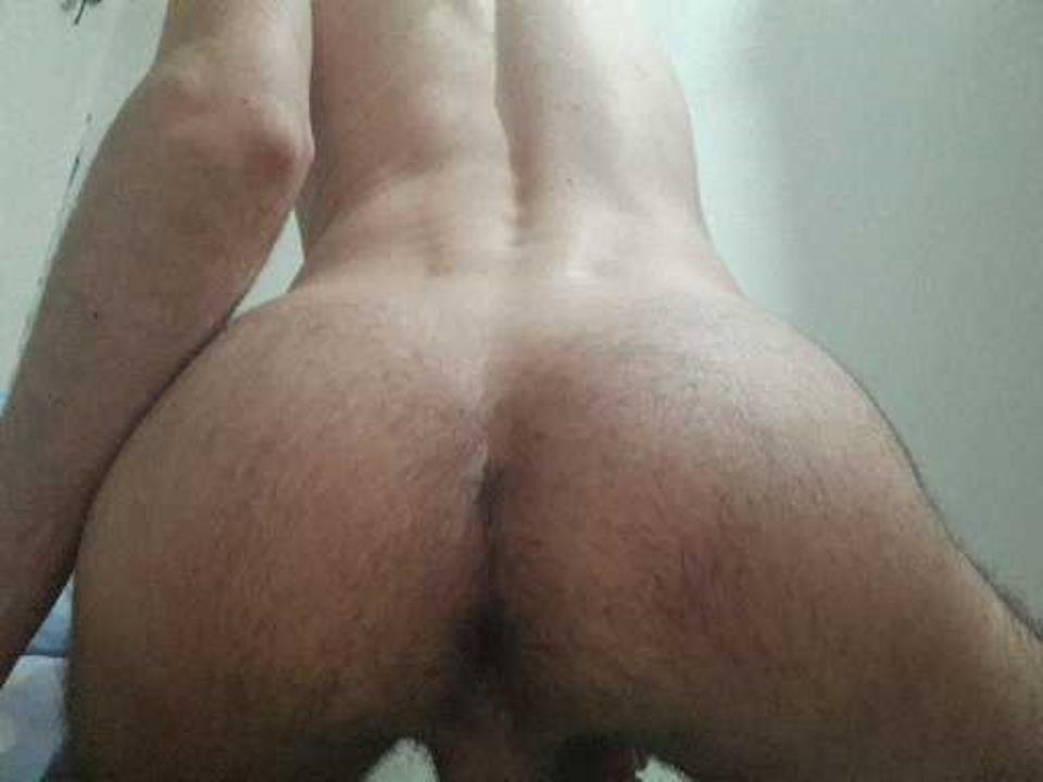 Sério e Safado... Apesar das fotos do meu perfil, não sou tão promíscuo quanto parece!