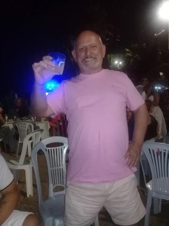 um olhar sincero e direto diz tudo. sou direto e muito claro em tudo que gosto ou não gosto.