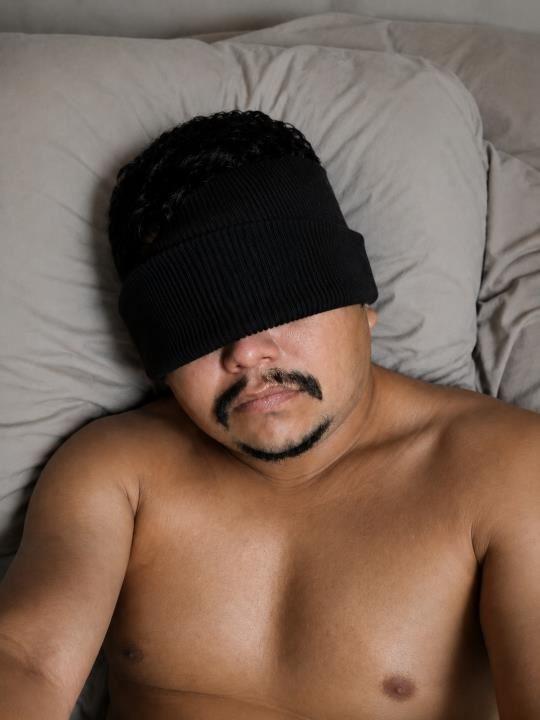 OLÁ! SOU SOLTEIRO, PASSIVO, DISCRETO E GOSTO DE HOMENS MAIS VELHOS COM IDADES DE 40 AOS 70 ANOS DE IDADE!
