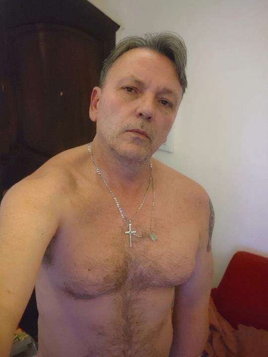 Cara macho, discreto, corpudo, n me considero PUTO como a galera se orgulha , tudo acontece com o clima q pinta c h ou m.